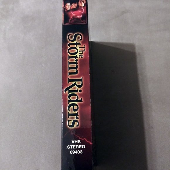 2 VHS Videos Heaven’s Prisoners and The Storm Riders, VCR Video Tape, VHS Movie - Picture 3 of 12